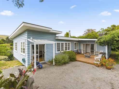 33 Forest Road, Raumati South