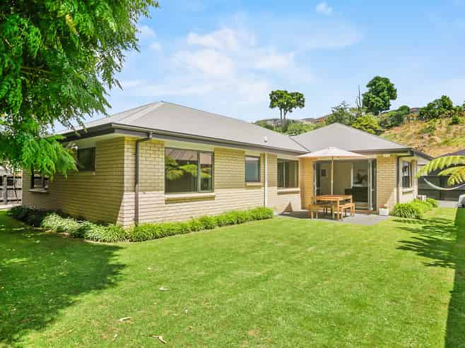 42 Magnolia Drive, Westown