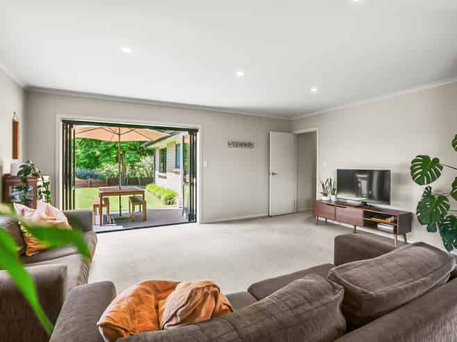 42 Magnolia Drive, Westown