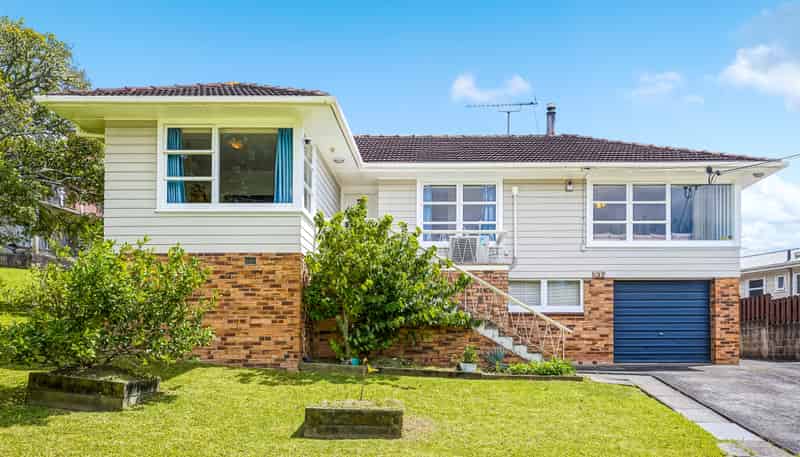137 Tiroroa Avenue, Te Atatu South