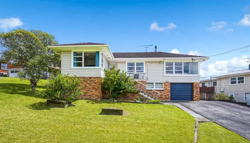 137 Tiroroa Avenue, Te Atatu South