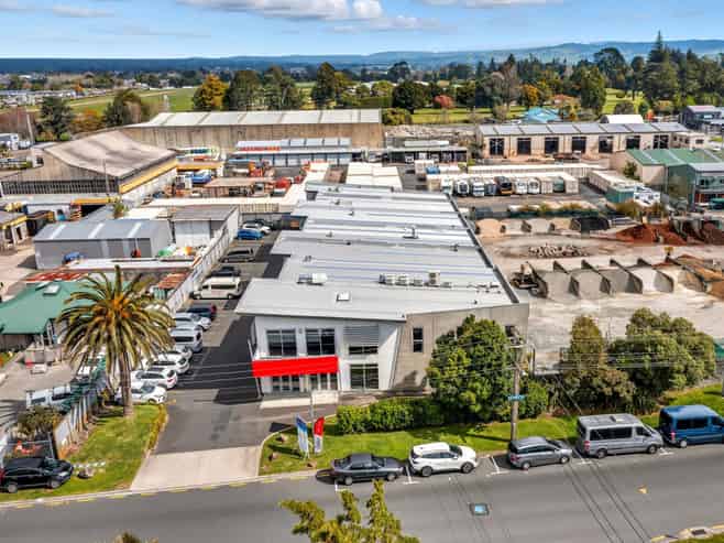 High Profile Greerton Showroom and Offices