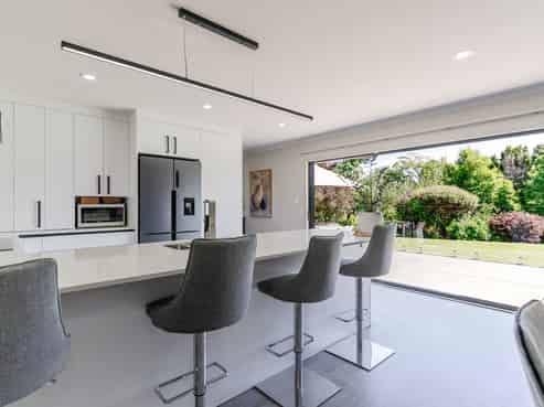 17 Cemetery Road, Sanson