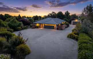 17 Cemetery Road, Sanson