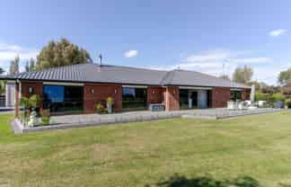 17 Cemetery Road, Sanson