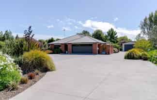 17 Cemetery Road, Sanson