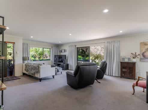 17 Cemetery Road, Sanson