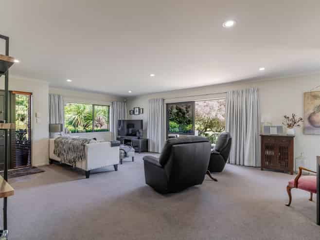 17 Cemetery Road, Sanson