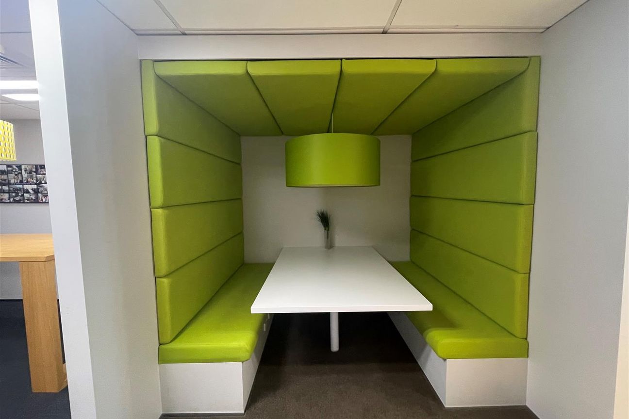 Modern Workplace with Ocean Views - Aanzicht 3