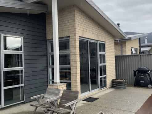 10 Marbleleaf Lane, Albert Town