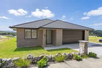 5 Leeward Terrace, Port Whangarei