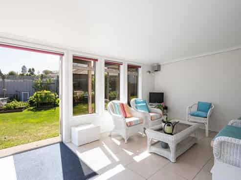  6 Hampshire Place, Stoke