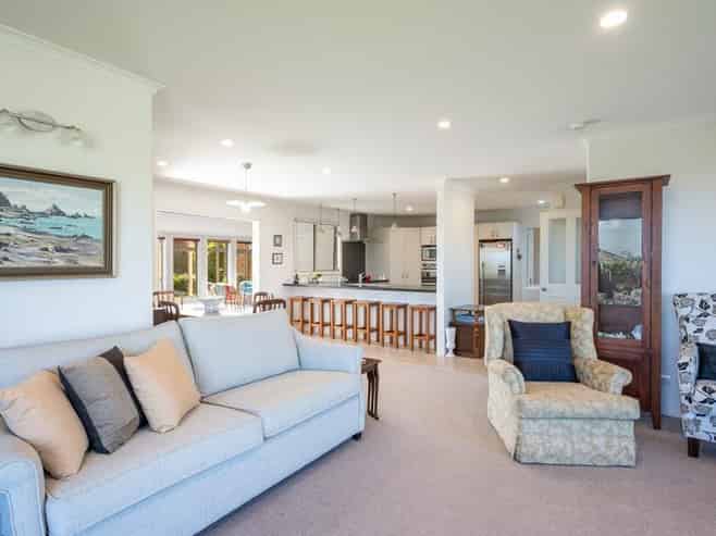  6 Hampshire Place, Stoke