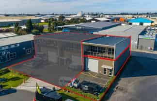 High Stud Warehouse in Central Mount