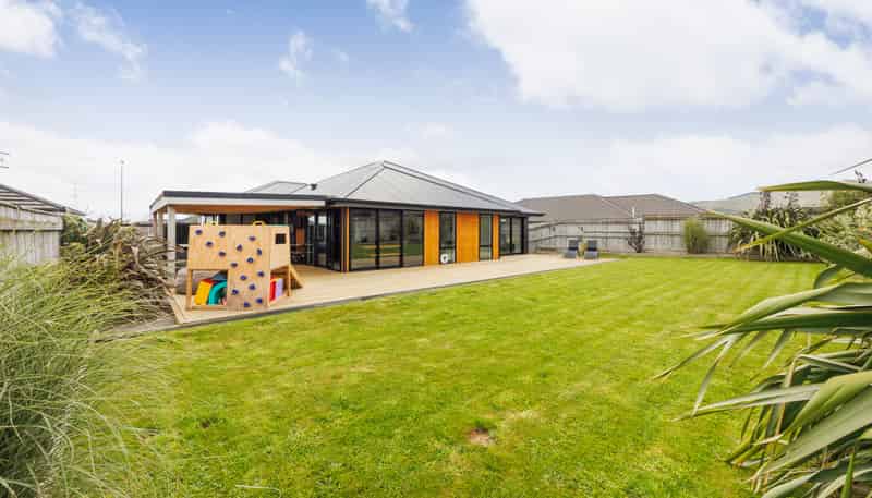 196 Pacific Drive, Fitzherbert