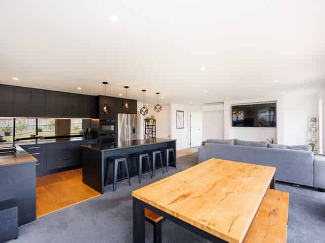 196 Pacific Drive, Fitzherbert