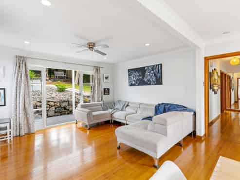 265 Sturges Road, Henderson