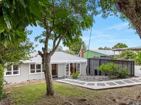 265 Sturges Road, Henderson