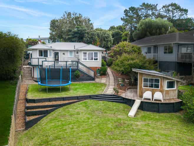 265 Sturges Road, Henderson