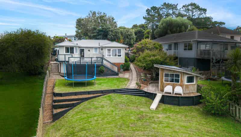 265 Sturges Road, Henderson