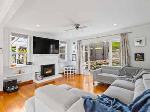 265 Sturges Road, Henderson