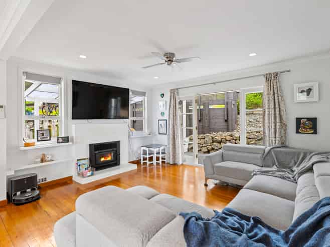 265 Sturges Road, Henderson