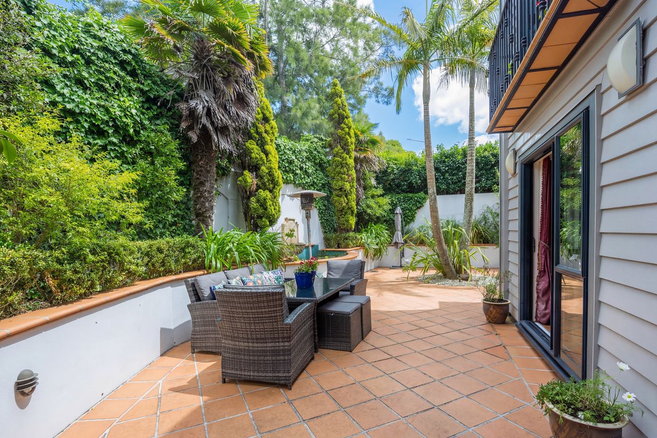 TOP DECILE SCHOOL - LARGE FAMILY HOME - Meer