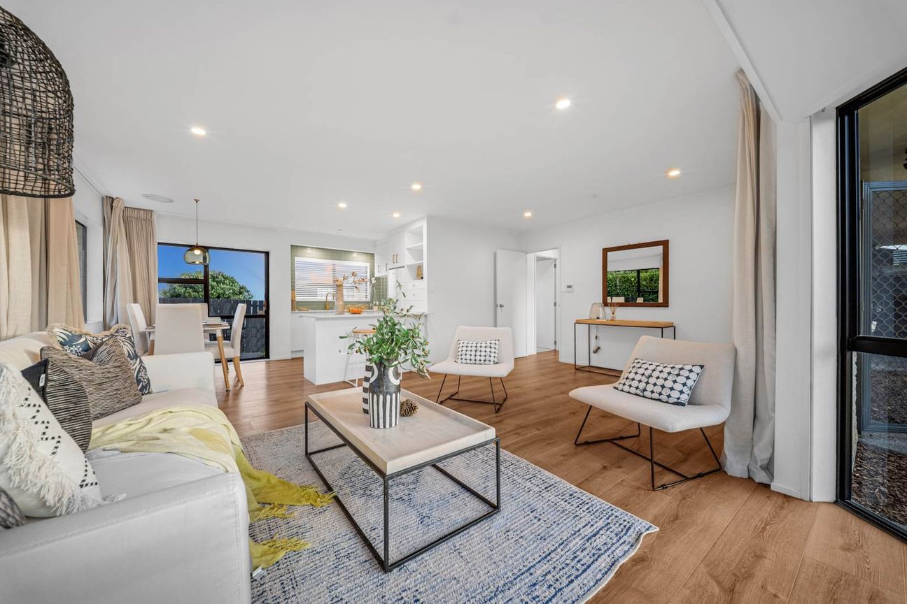 MODERN FREEHOLD & SINGLE LEVEL HOME - Widok 5