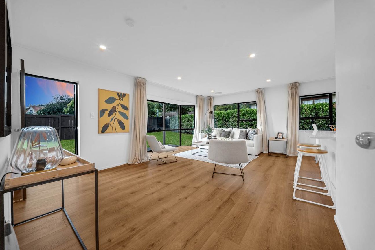 MODERN FREEHOLD & SINGLE LEVEL HOME - Widok 6