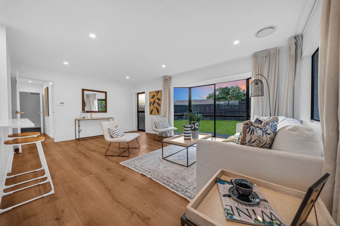 MODERN FREEHOLD & SINGLE LEVEL HOME - Widok 3