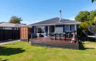 17 Woodend Road, Woodend