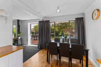 17 Woodend Road, Woodend