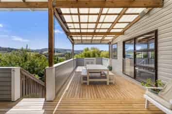 60 Hammond Avenue, Hatfields Beach