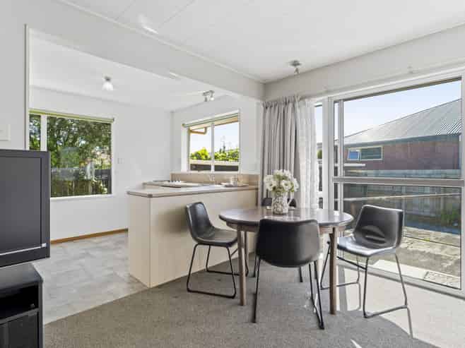 18F Gordon Road, Mosgiel