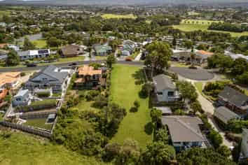 24 Philomel Crest, Welcome Bay