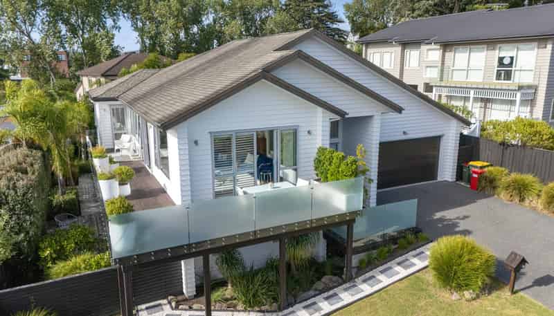 3 Laura Jane Drive, Millwater