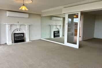 129 East Coast Road, Castor Bay