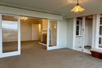 129 East Coast Road, Castor Bay