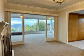 129 East Coast Road, Castor Bay