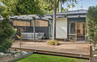 594 Harewood Road, Harewood