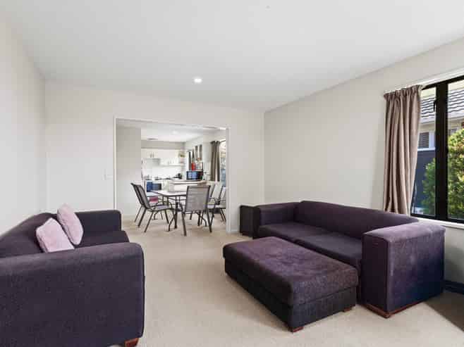 2/44 Division Street, Riccarton