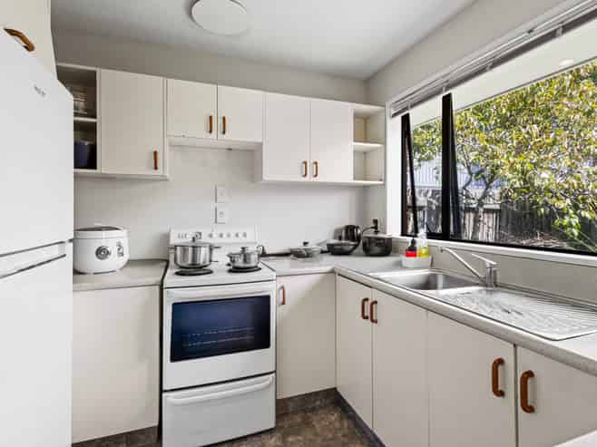 2/44 Division Street, Riccarton