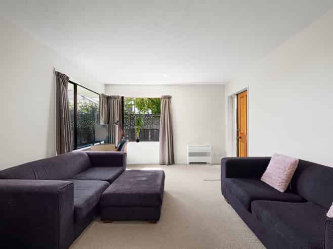 2/44 Division Street, Riccarton