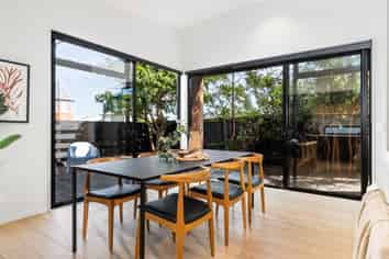 82 Sherborne Street, Saint Albans