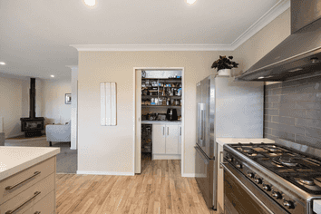 1034b River Road, Queenwood