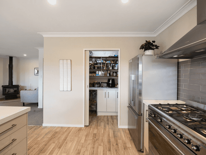 1034b River Road, Queenwood