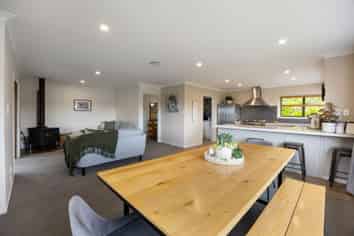 1034b River Road, Queenwood