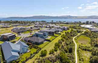 11 Tuhua Close, Wharewaka