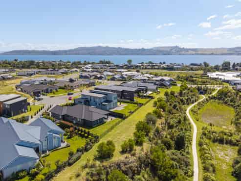 11 Tuhua Close, Wharewaka