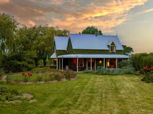 1353 State Highway 6, Renwick